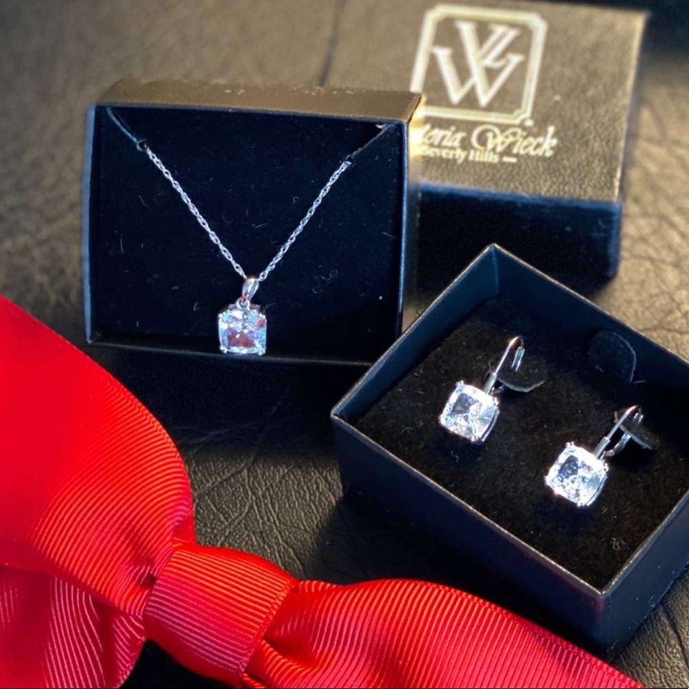 14k Solid Gold Necklace - image 2